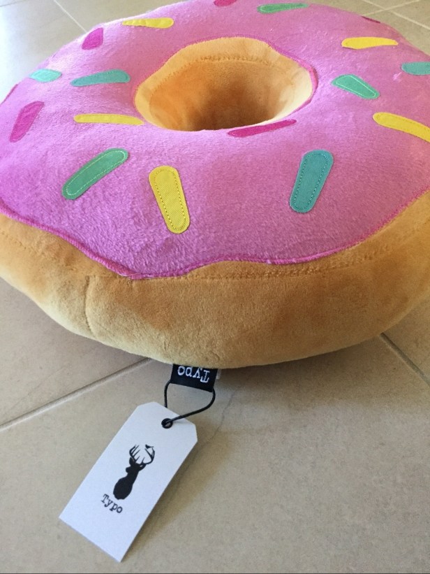 Typo doughnut cushion
