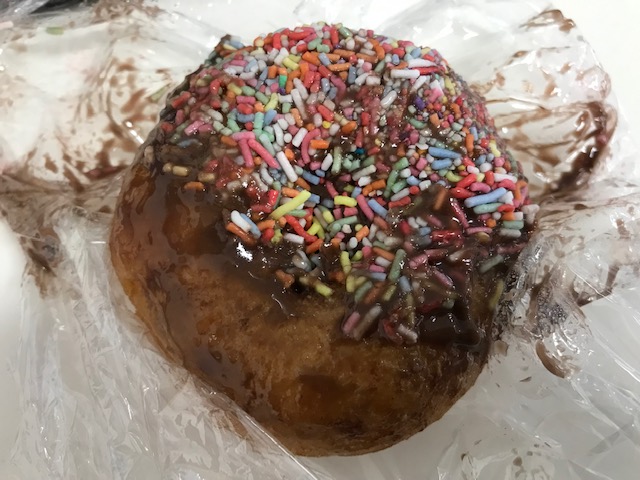 Ruined icing thanks to cling wrap